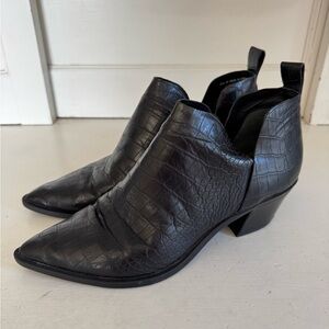 Dolce Vita black croc embossed ankle boots size 10